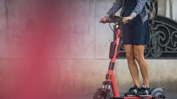 Voi – E-Scooter & E-Bikes feature graphic