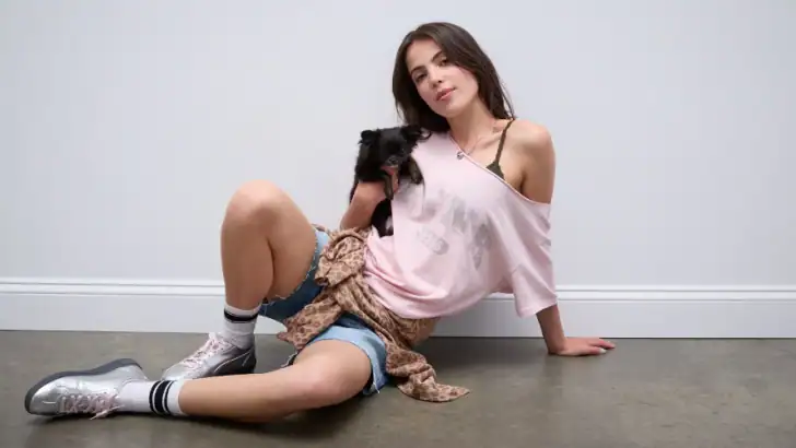 PINK—Clothing, Beauty & More feature graphic