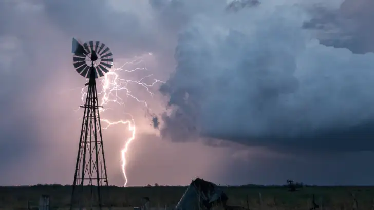 Texas Storm Chasers feature graphic